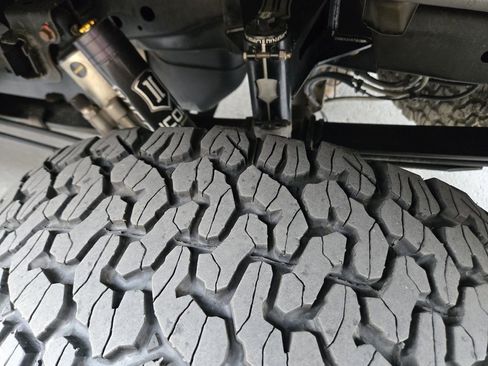 Used 2014 Ford F150 Raptor w/ Equipment Group 801A Luxury image 19