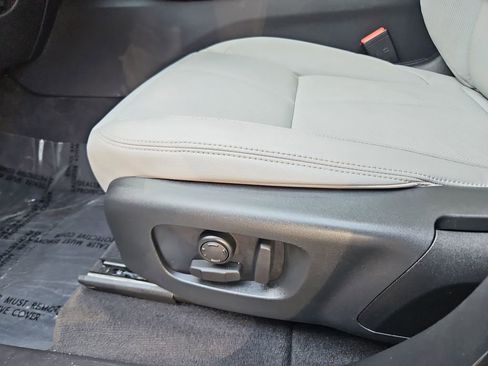 Used 2024 Land Rover Range Rover Velar Dynamic SE image 24