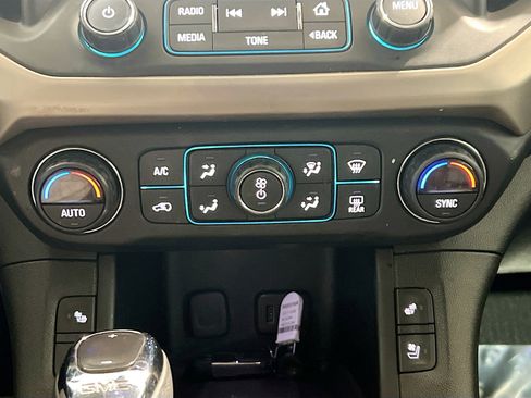 Used 2017 GMC Acadia Denali w/ Technology Package FWD image 11