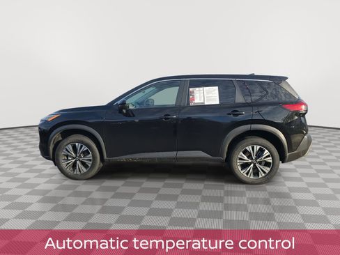 Used 2022 Nissan Rogue SV image 5