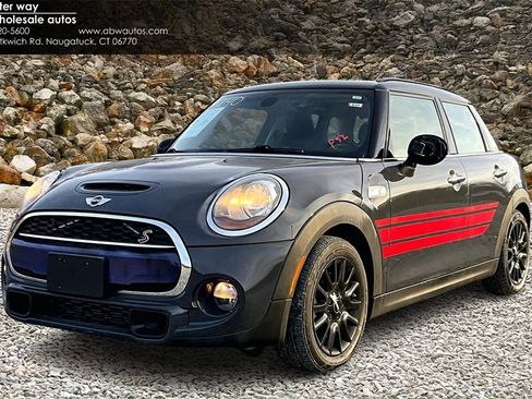 Used 2016 MINI Cooper S image 1