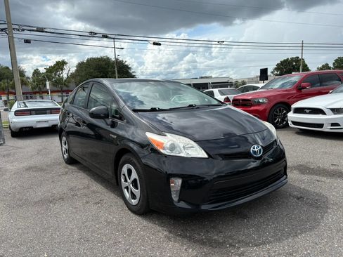 Used 2014 Toyota Prius Two FWD image 3