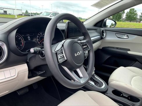 Used 2023 Kia Forte LXS FWD image 20