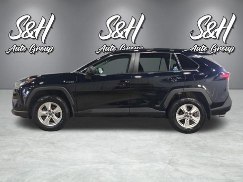 Used 2020 Toyota RAV4 LE w/ Carpet Mat Package AWD/4WD image 13