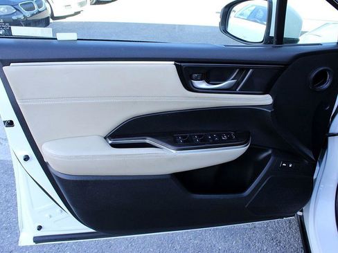 Used 2018 Honda Clarity Plug-In Hybrid image 11