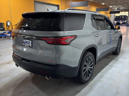 Used 2023 Chevrolet Traverse RS image 5