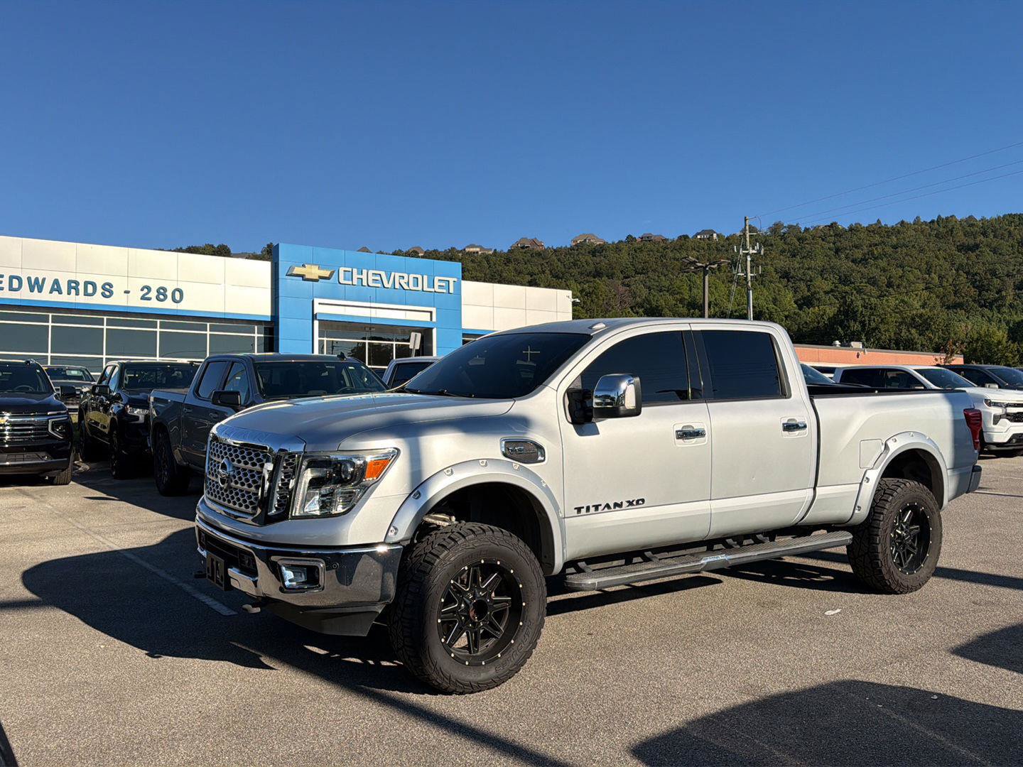 Used 2017 Nissan Titan SL AWD/4WD image 1