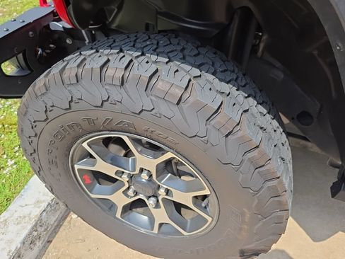 Used 2018 Jeep Wrangler Unlimited Rubicon w/ Steel Bumper Group AWD/4WD image 2