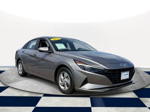 Certified 2023 Hyundai Elantra SE w/ Preferred Accessory Package FWD image 1