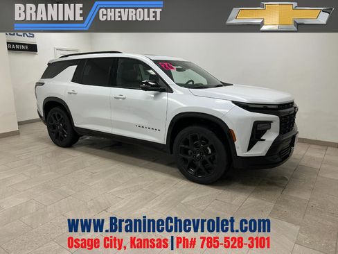 New 2026 Chevrolet Traverse RS w/ LPO, Floor Liner Package image 1