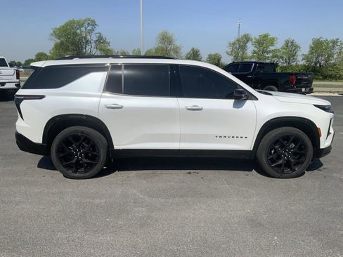 Used 2024 Chevrolet Traverse RS w/ LPO, Floor Liner Package AWD/4WD image 9