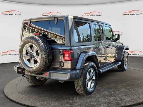 Used 2020 Jeep Wrangler Unlimited Sahara AWD/4WD image 10