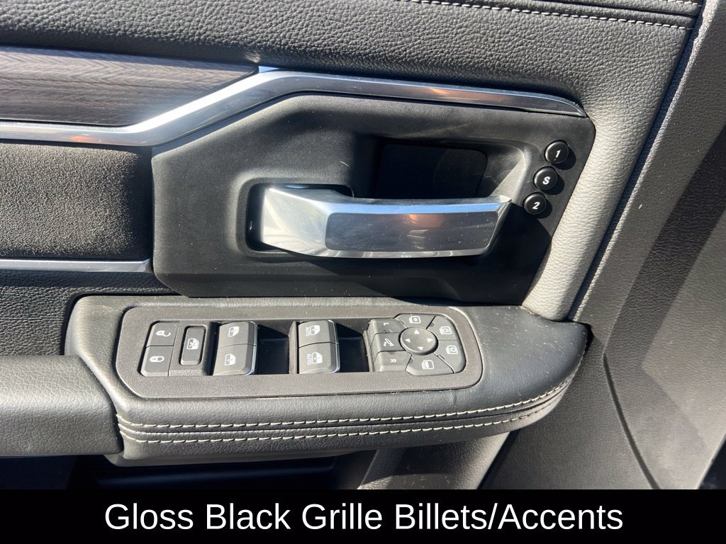 Used 2025 RAM 2500 Laramie AWD/4WD image 37