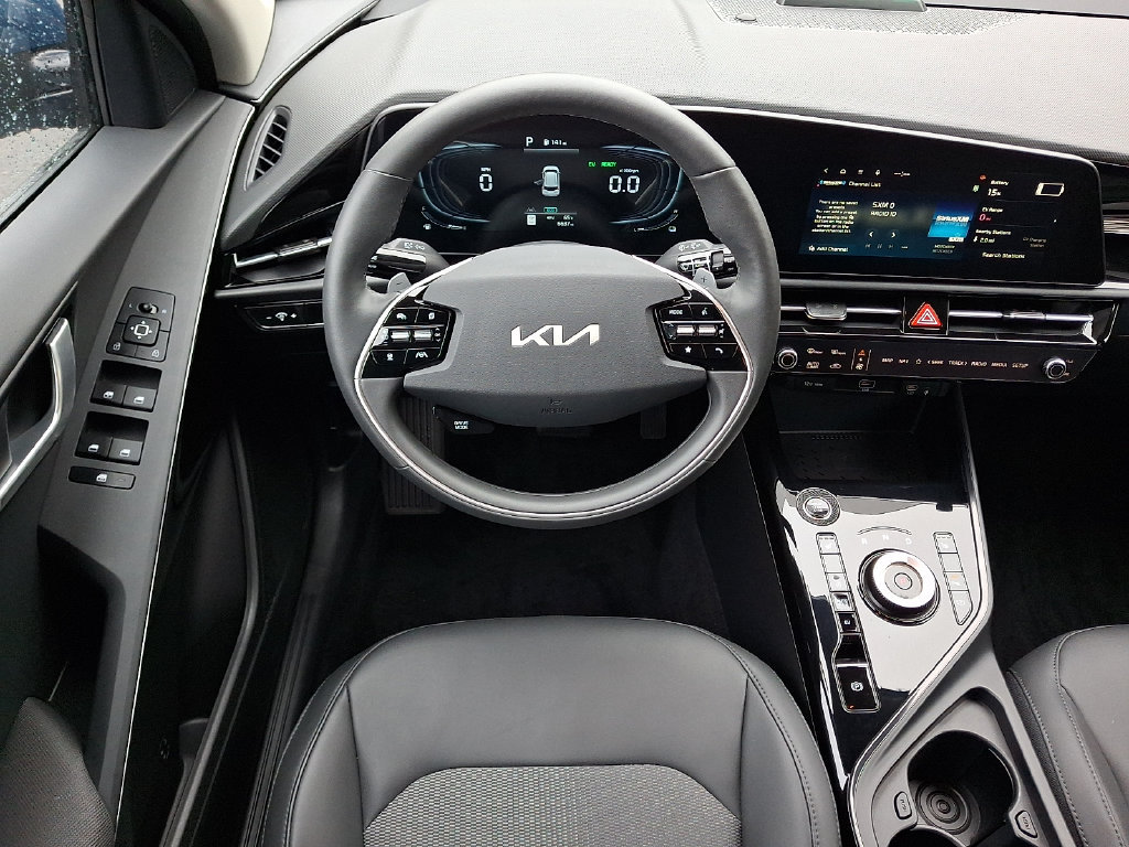 Certified 2025 Kia Niro EX w/ EX Cold Weather Package FWD image 12
