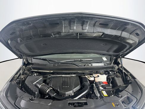 Used 2025 Chevrolet Traverse LT image 36