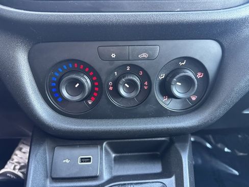 Used 2021 RAM ProMaster City Tradesman image 13