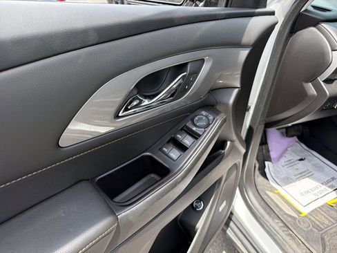 Used 2020 Chevrolet Traverse RS w/ LPO, Floor Liner Package AWD/4WD image 15
