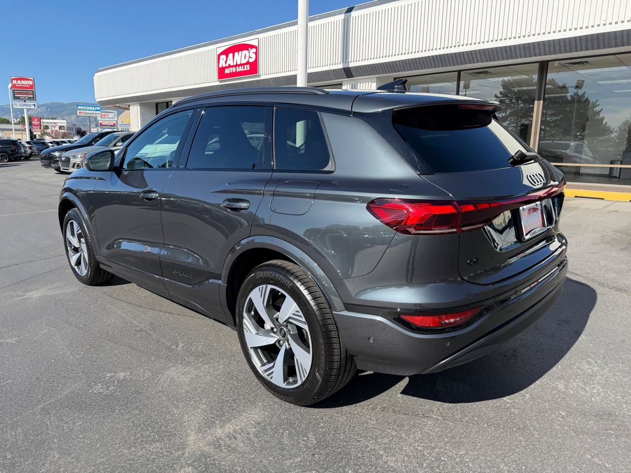 Used 2025 Audi Q6 e-tron Premium Plus w/ Premium Plus AWD/4WD image 9