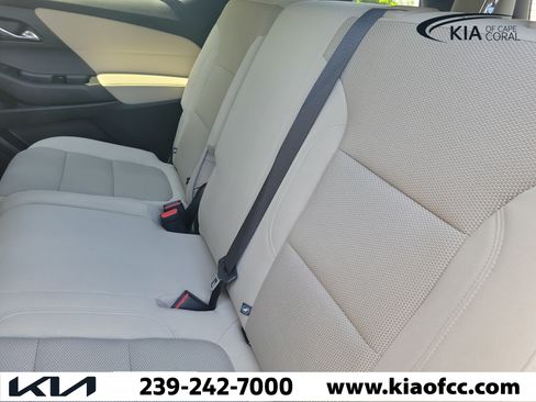 Used 2022 Chevrolet Traverse LS FWD image 11