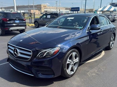 Used 2017 Mercedes-Benz E 300 4MATIC image 5