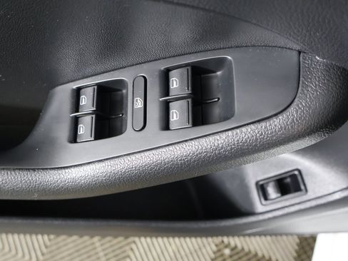 Used 2017 Volkswagen Jetta SE image 35