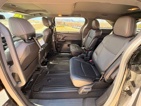 Used 2023 Toyota Sienna XSE image 30