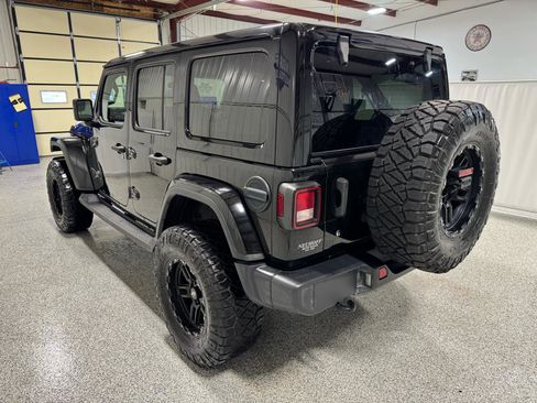 Used 2020 Jeep Wrangler Unlimited Sahara AWD/4WD image 4