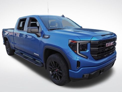 Used 2023 GMC Sierra 1500 Elevation w/ Preferred Package AWD/4WD image 3