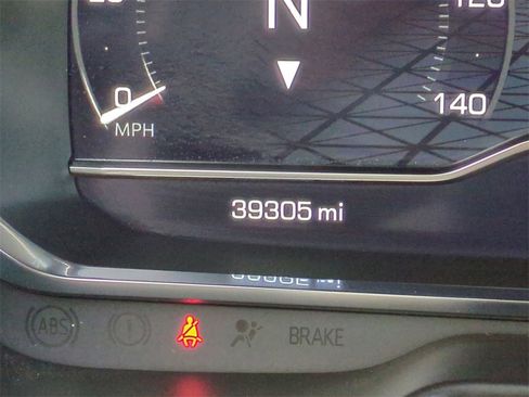 Used 2024 GMC Yukon XL AT4 w/ AT4 Premium Package image 37