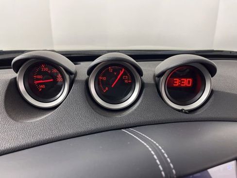 Used 2020 Nissan 370Z Coupe image 25