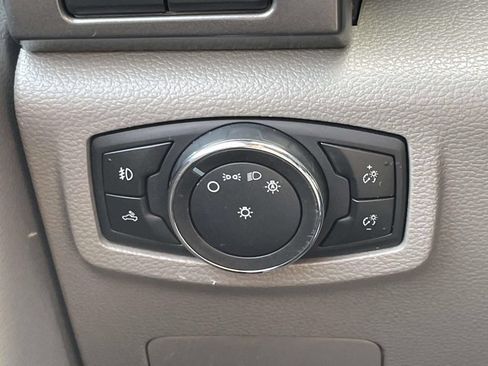 Used 2021 Ford F350 XLT w/ XLT Premium Package AWD/4WD image 18