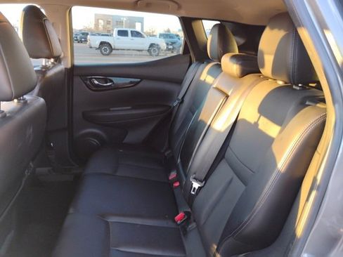 Used 2018 Nissan Rogue Sport SL w/ SL Premium Package image 10