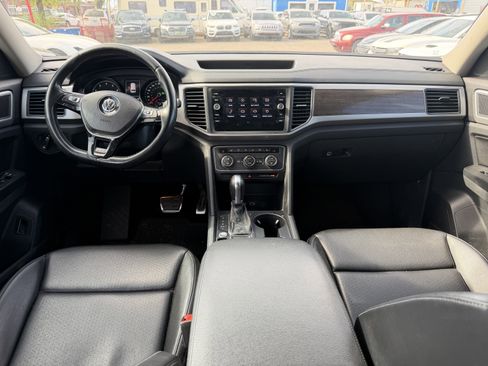 Used 2018 Volkswagen Atlas SE w/ R-Line Package image 19
