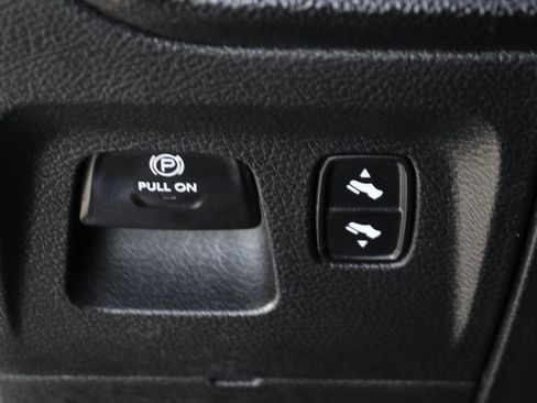 Used 2019 RAM 1500 Laramie image 19