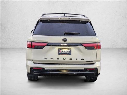 Used 2025 Toyota Sequoia Platinum image 6