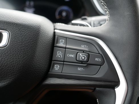 Used 2024 Jeep Grand Cherokee Laredo w/ Luxury Tech Group I AWD/4WD image 29