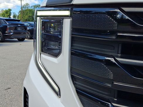 Used 2024 GMC Sierra 1500 Elevation w/ Elevation Premium Package AWD/4WD image 28