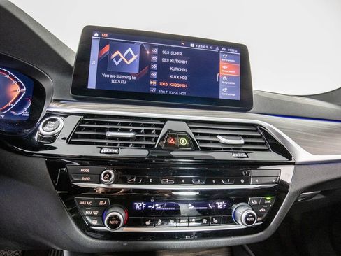 Used 2023 BMW 540i w/ Convenience Package image 24