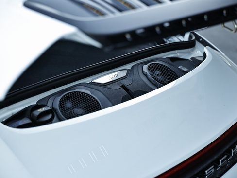 Certified 2025 Porsche 911 Carrera image 32