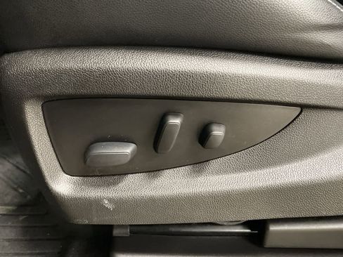 Used 2017 Chevrolet Suburban Premier image 14