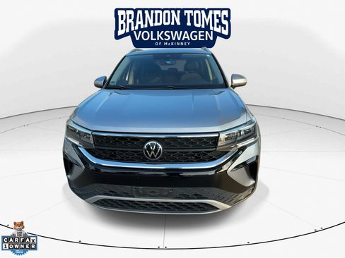 Used 2023 Volkswagen Taos SE FWD image 3