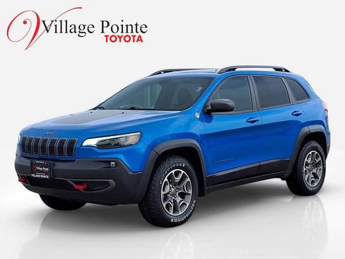 Used 2020 Jeep Cherokee Trailhawk w/ Cold Weather Group AWD/4WD image 1