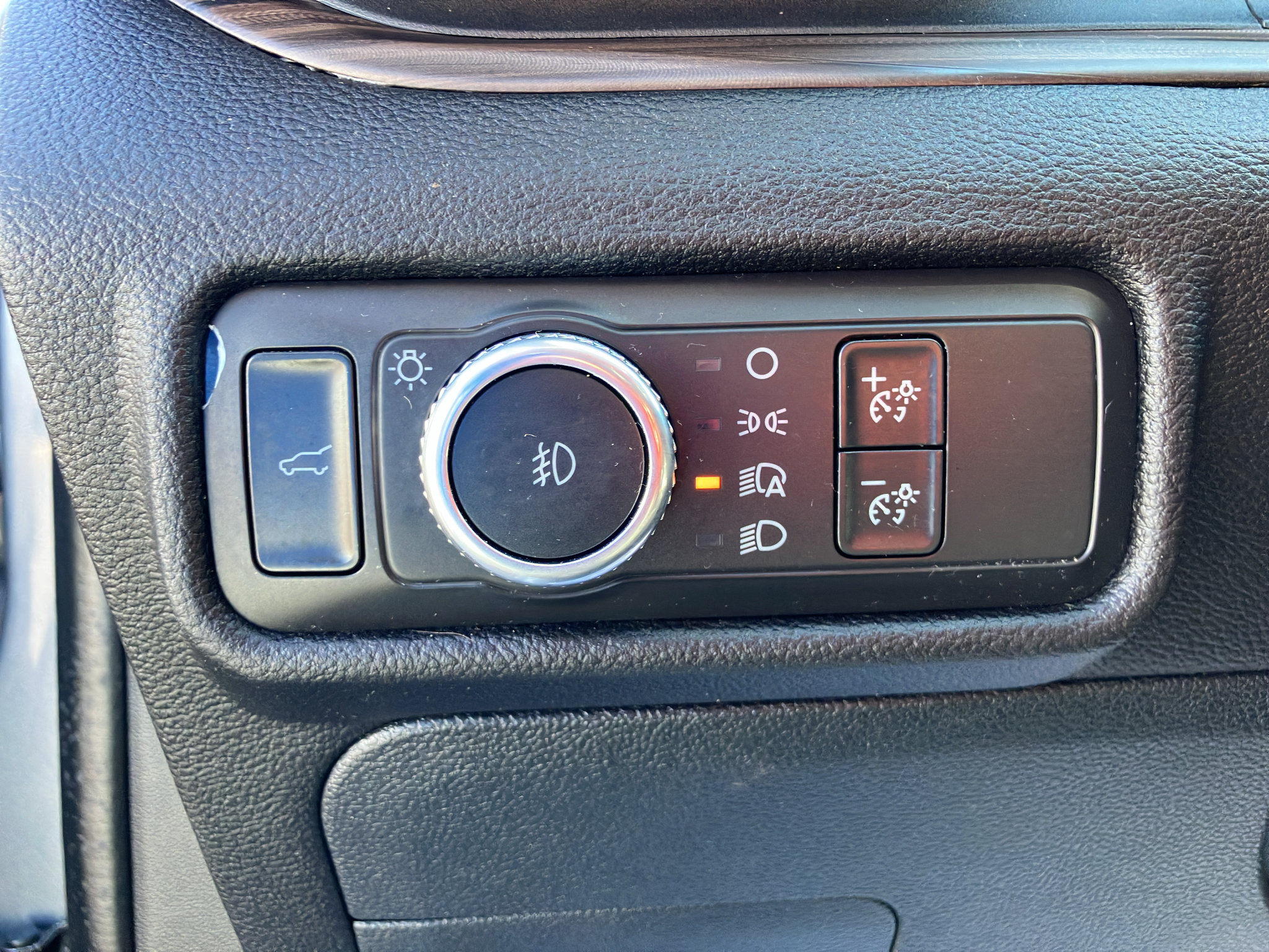 Used 2021 Ford Explorer Limited w/ Equipment Group 301A RWD image 14