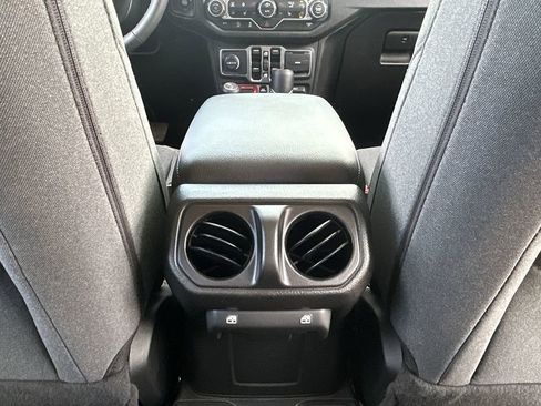 Used 2025 Jeep Wrangler Unlimited Sport AWD/4WD image 20