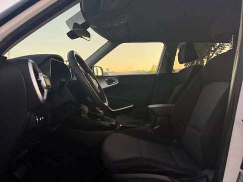 Used 2023 Kia Soul LX w/ Option Group 015 image 14