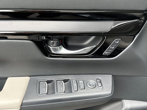 Used 2025 Honda CR-V EX-L image 10