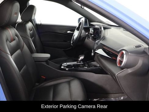 Used 2024 Chevrolet Trax RS w/ Sunroof Package FWD image 18