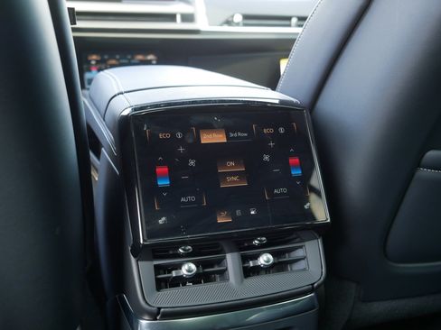 Used 2026 Cadillac Vistiq Sport w/ LPO, Floor Liner Package AWD/4WD image 38