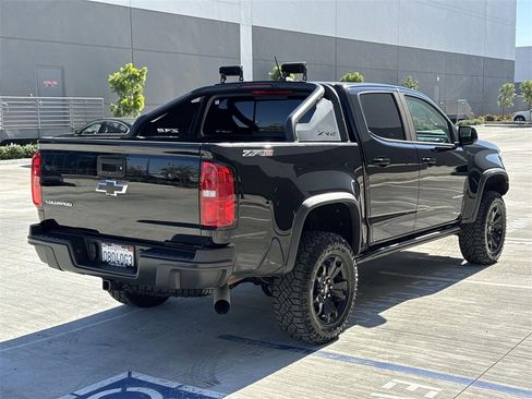 Used 2019 Chevrolet Colorado ZR2 w/ ZR2 Midnight Special Edition image 3