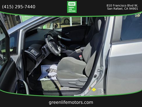 Used 2013 Toyota Prius Two FWD image 9